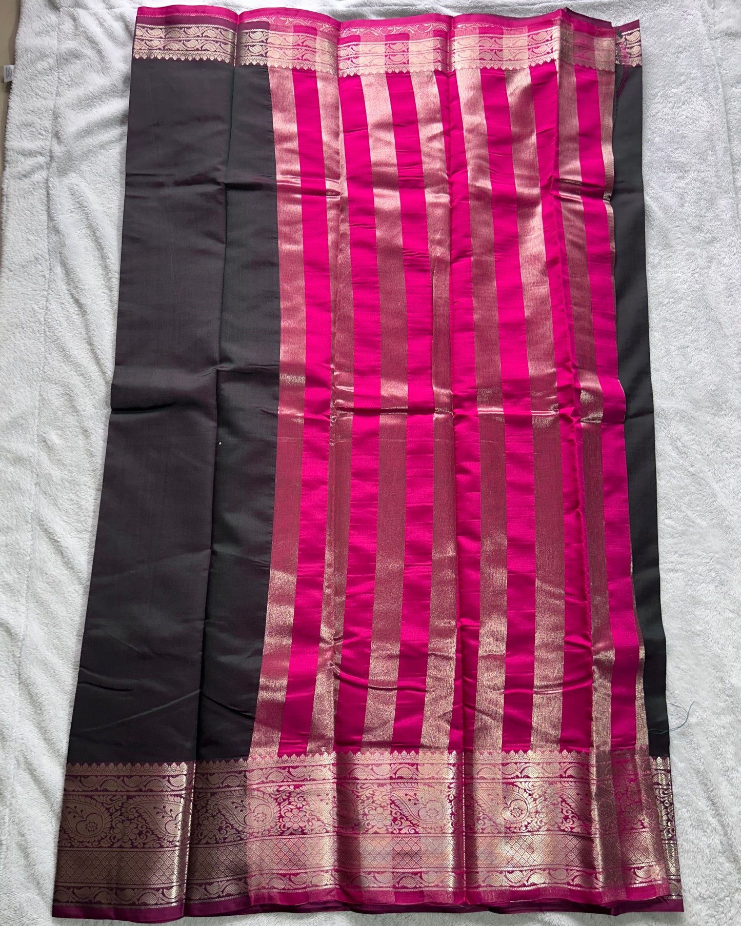 Dark green with Rani pink contrast blouse semi silk saree