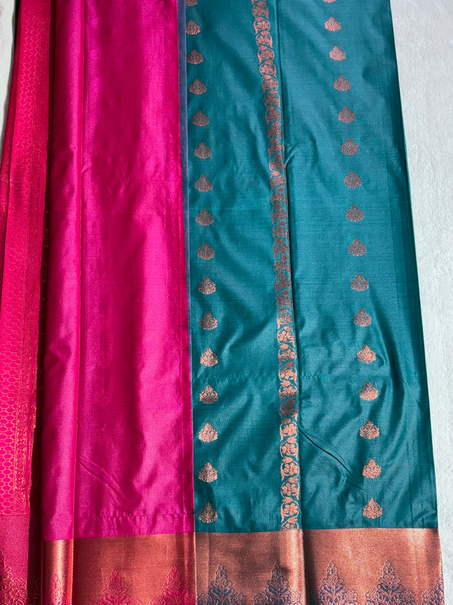 Kanchipuram handloom soft silk saree Green with Rani pink