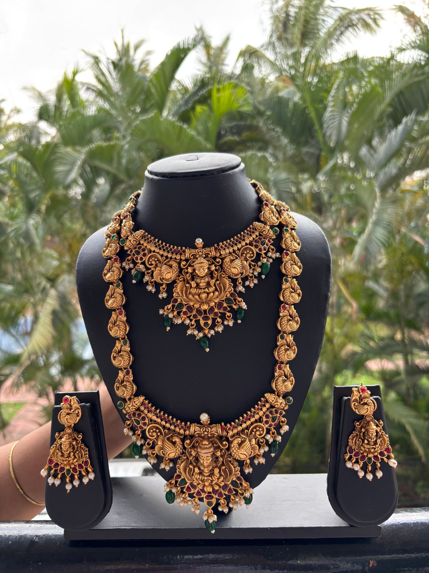 A stunning Traditional Antique temple jewellery set