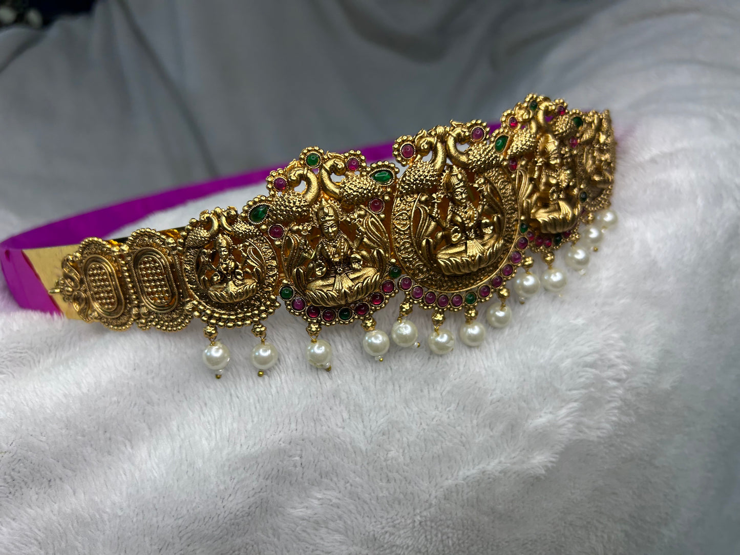 A stunning Traditional Antique Kamar band