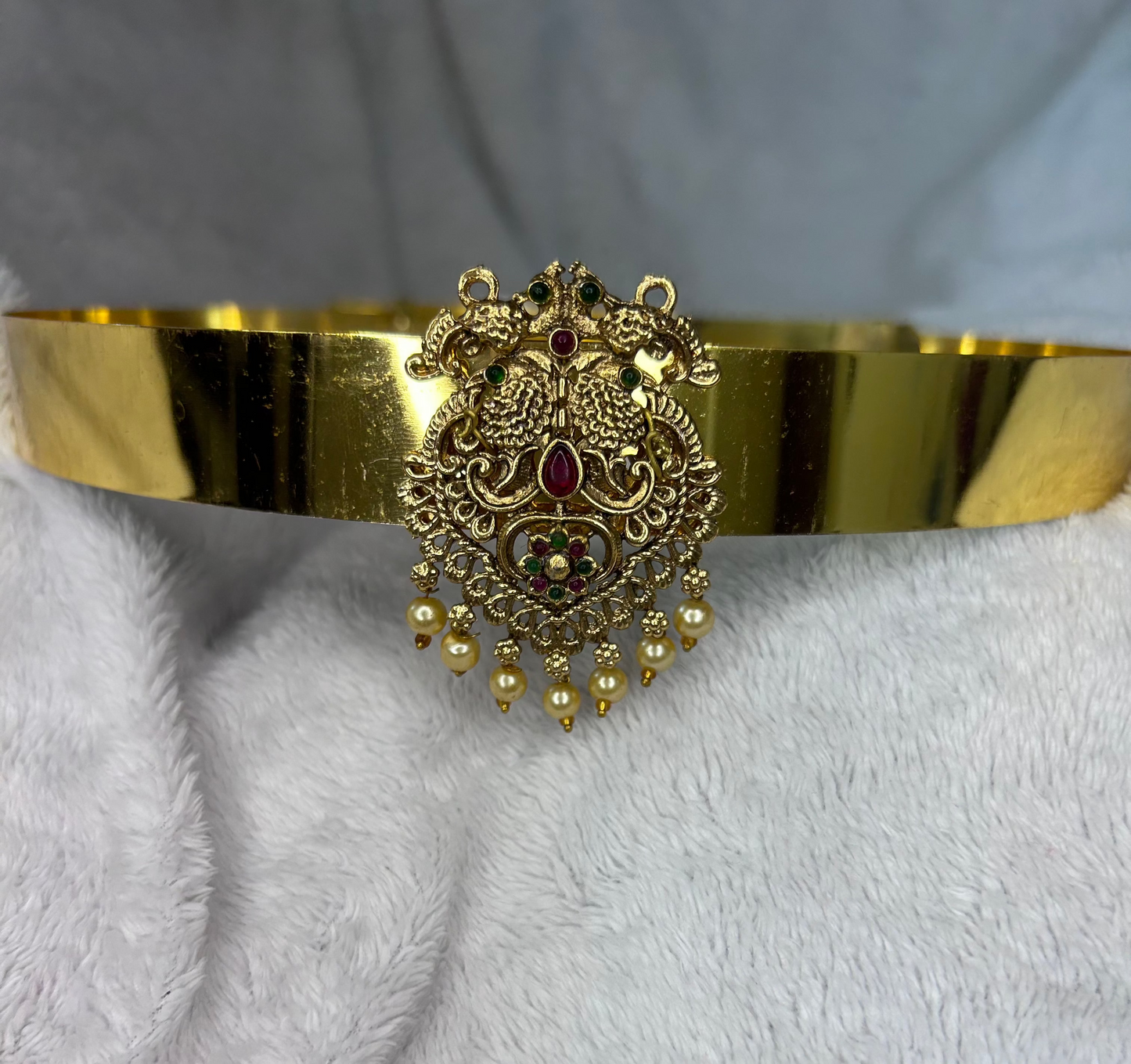 A simple yet elegant kamar band
