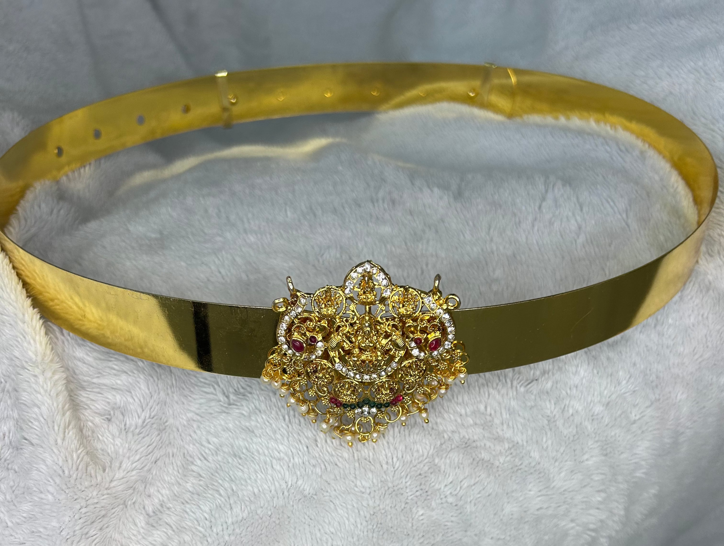 A simple yet elegant kamar band