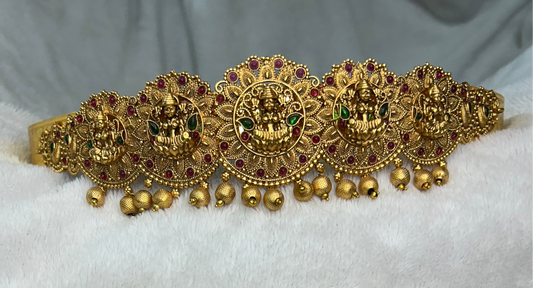 A stunning Traditional Antique Kamar band