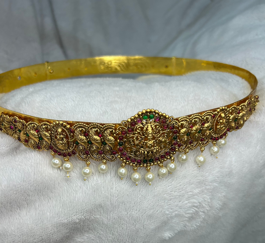A stunning Traditional Antique Kamar band