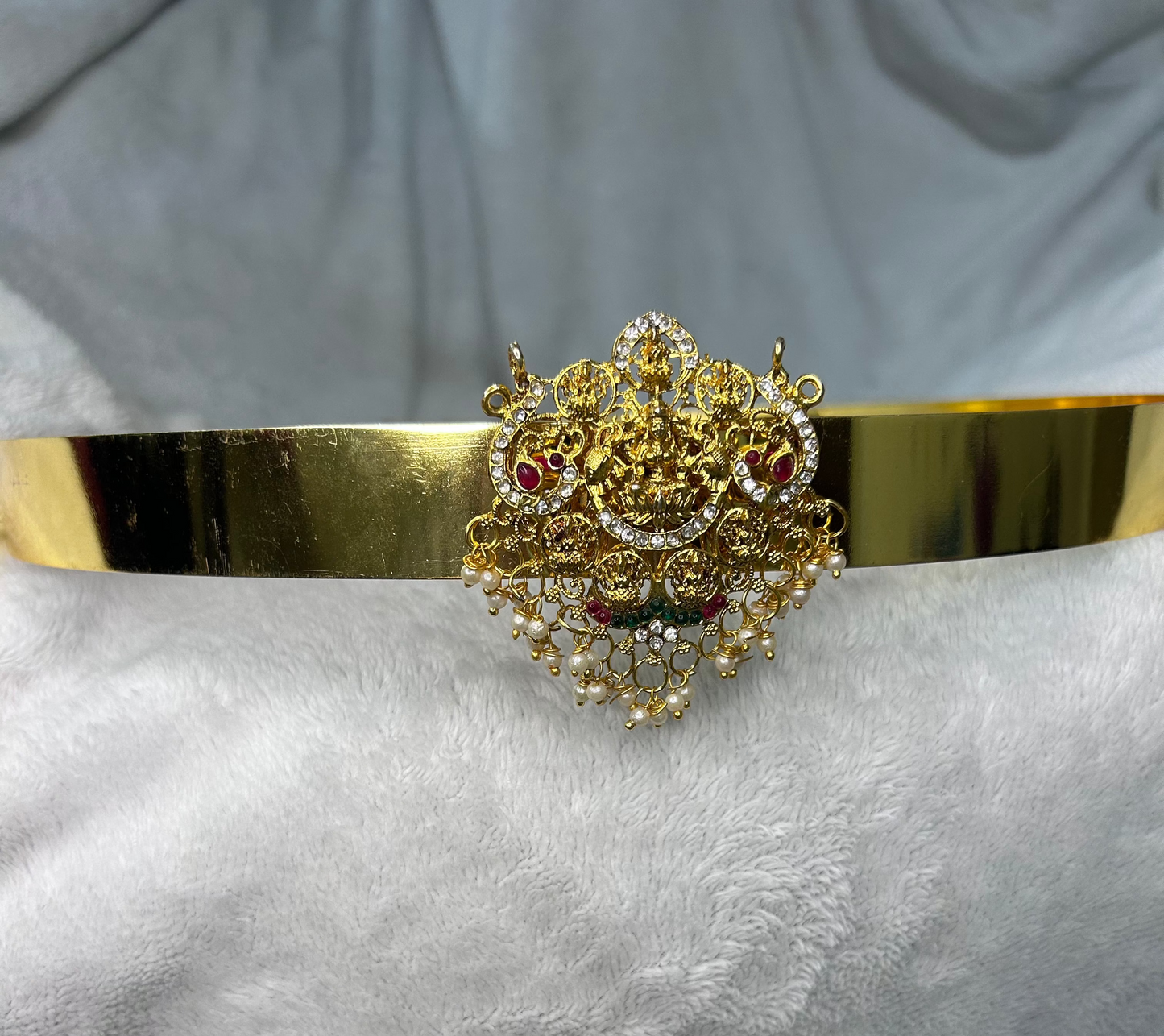 A simple yet elegant kamar band